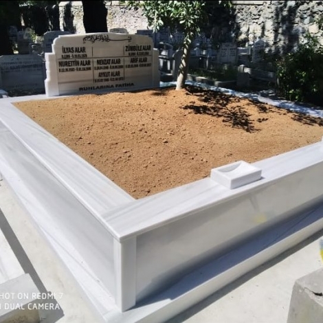 baş taşı koltuklu mermer aile mezarı