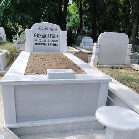 baş taşı koltuklu mermer mezar