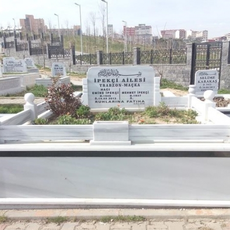 baş taşı koltuklu mermer çitli granit şeritli mermer aile mezarı